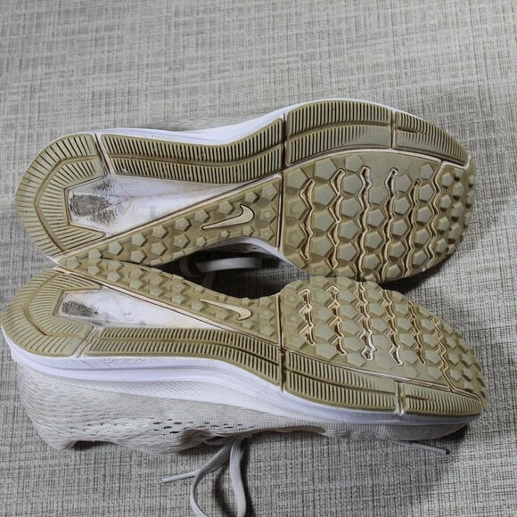 Nike Zoom Winflo 5 Size 8.5 Beige and Gold Athletic Shoes - Picture 7 of 7